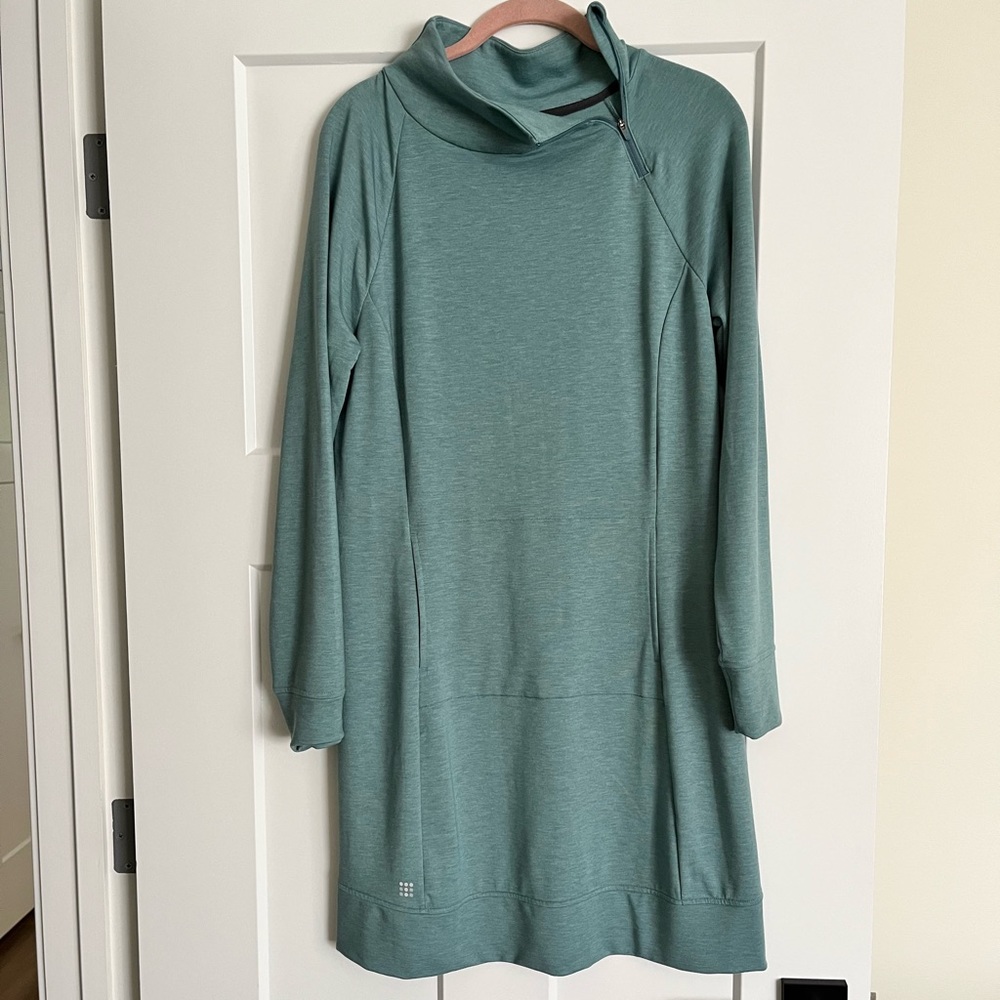 NWOT Title Nine Guthrie dress M
